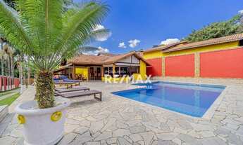 Imagem: Casa térrea com 4 quartos, sendo 3 suítes