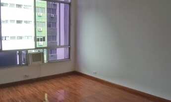 Imagem 7: Apartamento claro, arejado, todo e em piso frio, em rua nobre do bairro