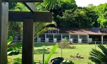 Imagem 5: EXCELENTE CASA COM 3 DORMITÓRIOS, PISCINA E 6 VAGAS DE GARAGEM