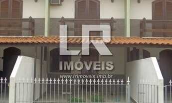 Imagem 1: Casa duplex com 2 quartos à 200 mts da lagoa, Excelente localização *U-07