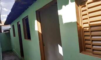 Imagem 5: Aluga-se um barracao leia o anuncio