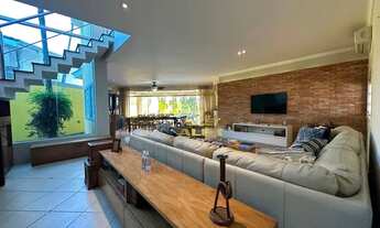 Imagem 5: Casa à venda com 4 suítes - Piscina e churrasqueira - Condominio com lazer e segurança - J