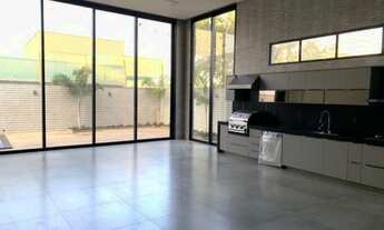 Imagem 6: Casa de condomínio térrea para venda possui 270 metros quadrados com 4 quartos