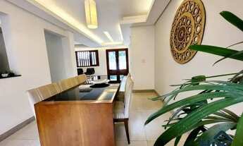 Imagem 6: Maravilhosa Casa com 4 Quartos, 3 Suítes, Varanda, Piscina e Pomar, 6 Vagas no Bairro Garç