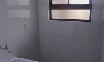 Imagem 3: Apartamento em prédio individual de 3 quartos no Camargos