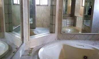 Imagem 5: 4 suítes com armários , 5 dorms 5 suítes 6 vagas 650² mts