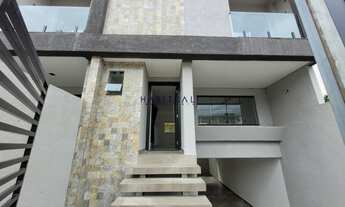 Imagem 2: Sobrado para Venda em Curitiba, SITIO CERCADO, 3 dormitórios, 1 suíte, 1 banheiro, 2 vagas