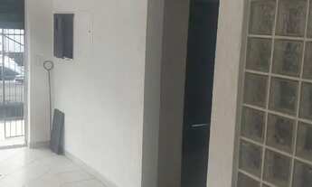 Imagem 4: Sobrado para aluguel e venda possui 180 metros quadrados com 3 quartos