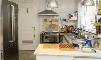 Imagem 3: Imóvel para venda possui 250 metros quadrados com 3 suites