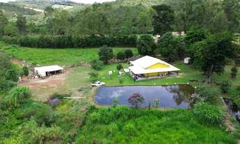 Imagem 2: Imóvel para venda tem 30 metros quadrados com 5 quartos em Zona Rural - Itatiaiuçu - MG
