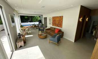 Imagem 7: Casa a venda em Alphaville Litoral 1 com 4 suites reformada e piscina