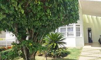 Imagem 6: Casa de condomínio para aluguel possui 285 metros quadrados com 4 quartos