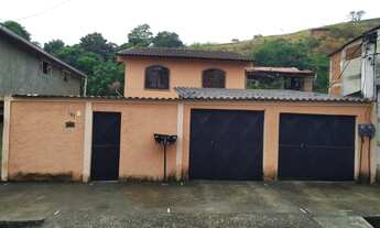 Imagem: VENDO CASA COM 3 MORADIAS E GARAGEM PARA