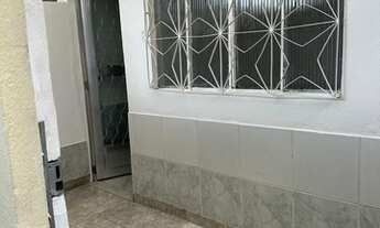 Imagem 3: Alugo linda quitinete de vila no coração do bairro de Quintino