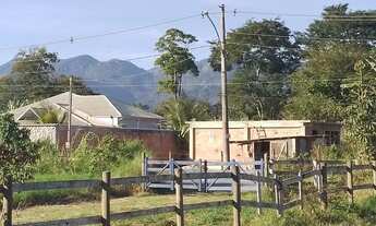 Imagem: Terreno com casa em Xerém