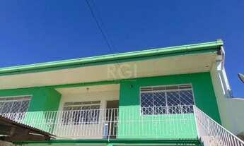 Imagem 2: Casa frente, 81,50m2 e 2 apartamento nos fundos térreo e segundo andar