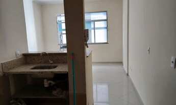 Imagem 2: Apto Centro, recém reformado, local nobre, Rua 16 de março, excelente preço - Petrópolis