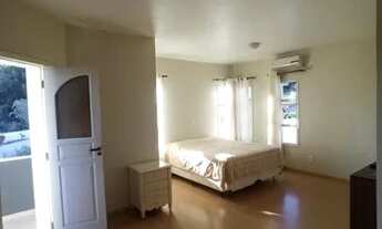 Imagem 3: Casa de condomínio para venda tem 295 metros quadrados com 4 quartos