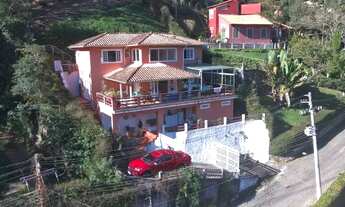 Imagem 2: CASA maravilhosa em PETRÓPOLIS (Itaipava) - 3 SUÍTES - R$ 1.700.000
