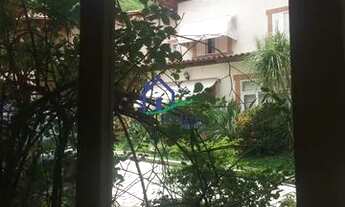 Imagem 2: CASA COM 4 DORMITÓRIOS SENDO 1 SUITE PARA VENDA POR R$ 900.000,00 EM CAMBOINHAS- NITERÓI/R