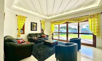 Imagem 5: Casa à venda com 5 suítes - Piscina e churrasqueira - Condomínio com segurança e lazer - J