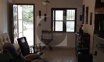 Imagem 4: Casa para venda com 300 metros quadrados com 5 quartos sendo 1 suíte