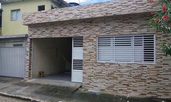 Imagem: Excelente Casa Ampla, Garagem coberta, Portão