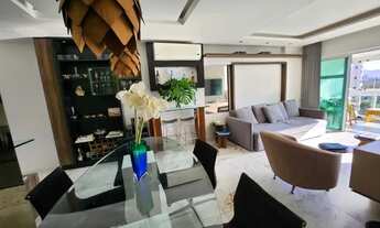 Imagem 4: OPORTUNIDADE ÚNICA! LUXUOSO APTO 4 QTOS, VARANDA GOURMET COM CHURRASQUEIRA, TODO REFORMADO