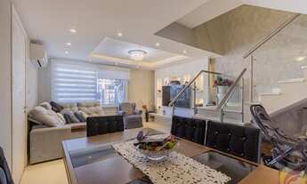 Imagem 4: Casa para venda possui 250 metros quadrados com 3 quartos em Jardim Lindóia - Porto Alegre