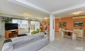 Imagem: Casa com Piscina, Elevador e 3 vagas de