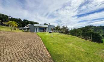 Imagem 3: Chácara com 10.000 m2 com ótima estrutura Casa principal mobiliada