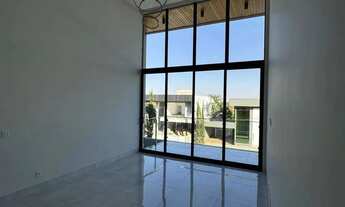 Imagem 7: Casa Alto Padrão no Cond. do Lago com 4 Quartos e Piscina com Hidro