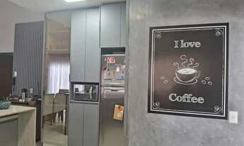 Imagem 7: Casa dos Seus Sonhos no Jardim Carolina com Piscina, Automação e Muito Espaço