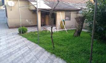 Imagem 2: Casa de 3 dormitórios, vagas e pátio - Passo da Areia