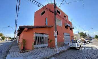 Imagem: Casa de 3 andares com 04 quartos no Centro