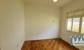 Imagem 8: Casa linear, junto rua da caminhada, próxima ao College