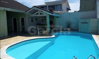 Imagem 2: Casa em Peruíbe com piscina