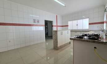 Imagem 4: Sobrado para aluguel possui 187 metros quadrados com 3 quartos