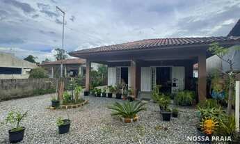 Imagem 3: Casa em terreno sozinho a 400 metros da praia com 2 dormitórios à venda, 127 m² por R$ 389