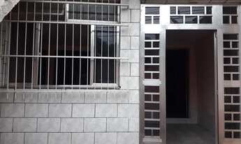 Imagem 2: Alugo casa 2 quartos 1 dispensa2 lbamheiro suite quintal