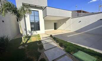 Imagem: Casa de 3Q sozinha no lote a 500 metros