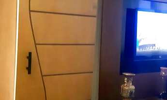 Imagem 5: Reformado, 2 quartos, sala, cozinha, banheiro, área de serviço, vaga demarcada, próximo da