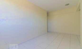 Imagem 3: Apartamento para Aluguel - Água Verde, 2 Quartos, 65 m2