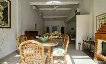 Imagem 3: Casa à venda com 4 dormitórios - Piscina e churrasqueira - Condomínio com segurança e laze