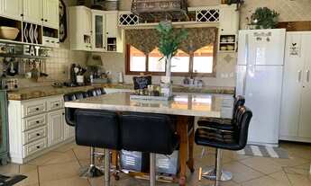 Imagem 6: Sobrado com Piscina e Quintal Amplo