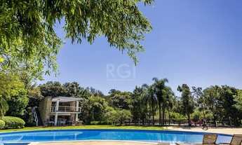 Imagem 2: IMPECÁVL CASA COM 4 DORMITÓRIOS, 2 VAGAS DE GARAGEM E HIDROMASSAGEM