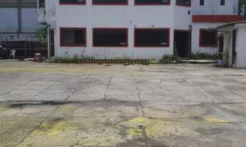 Imagem 2: Área Comercial de 3.600 m2 pavimentada, Contém Galpão de 300m2, Prédio 02 pavimentos com 0