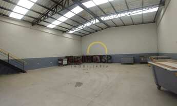 Imagem: Av Cruzeiro do Sul, Galpão de esquina