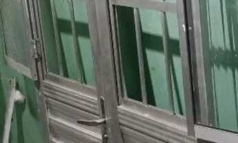 Imagem: Porta de alumínio veneziana