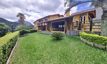 Imagem 2: Casa para Venda em Teresópolis, Fazendinha, 4 dormitórios, 1 suíte, 4 banheiros, 4 vagas